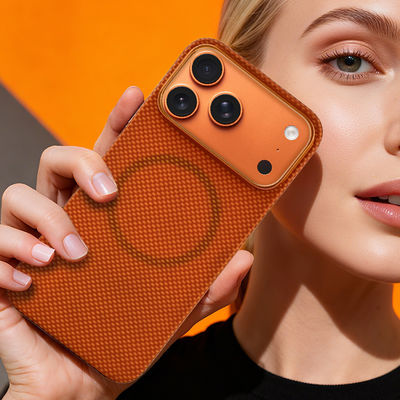 iPhone 17 Pro Max用メタルフレーム付きプレミアムアラミドカーボンファイバーモバイルカバー