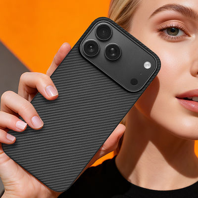 iPhone 17 Pro Max用メタルフレーム付きカスタムアラミドカーボンファイバーモバイルカバー