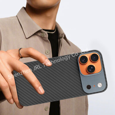 オーダーメイド メタルフレーム 超薄 アラミド カーボンファイバー モバイルカバー iPhone 17 Pro